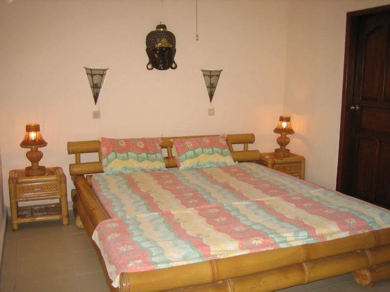 Ombak Putih Bungalows Hotel Nusa Dua  Exterior photo